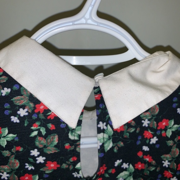 Black floral dress with a white collar - Picture 4 of 5